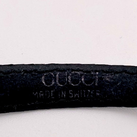 Vintage Ladies Black and Gold Gucci Watch. - Picture 10 of 10